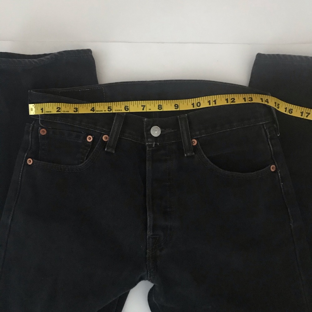*SOLD* Levi’s 501 Straight Leg Jeans - Picture 4 of 9